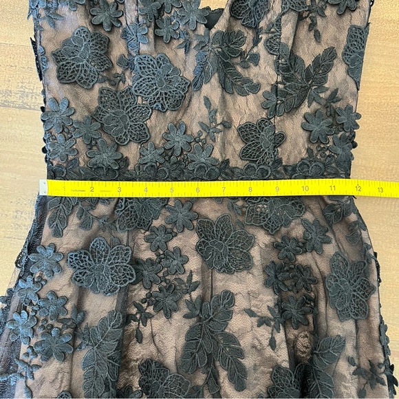 Dress the Population Women's Tahani Plunge
Neckline Fit and Flare Midi Dress - Picture 10 of 11